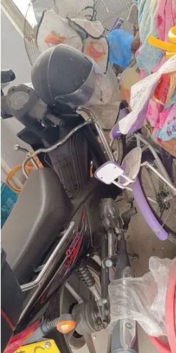 摩托车