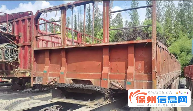 平板标箱 半挂车 平板式 国5 